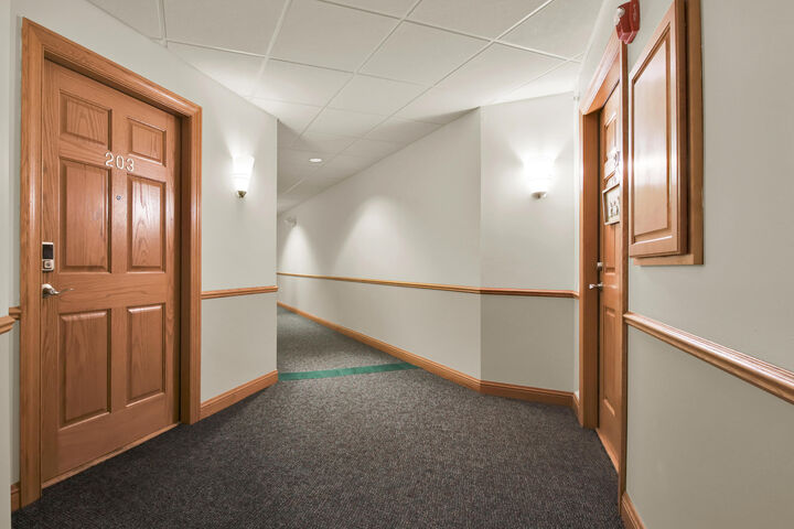 Property Photo:  520 Windstone Dr 203  WI 53029 