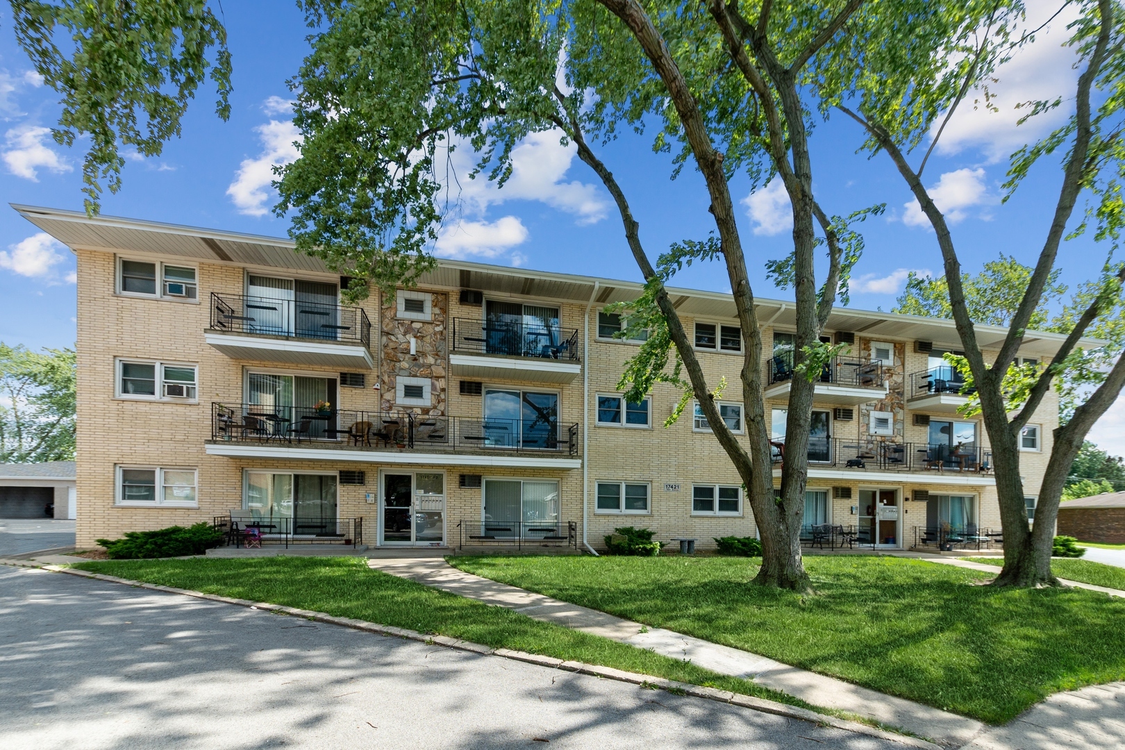 Property Photo:  17421 70th Avenue 2W  IL 60477 