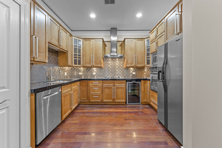 Property Photo: 4231 N Kedzie Avenue 3E IL 60618