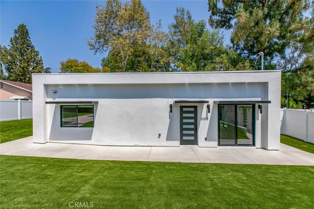Property Photo: 17434 Index Street CA 91344