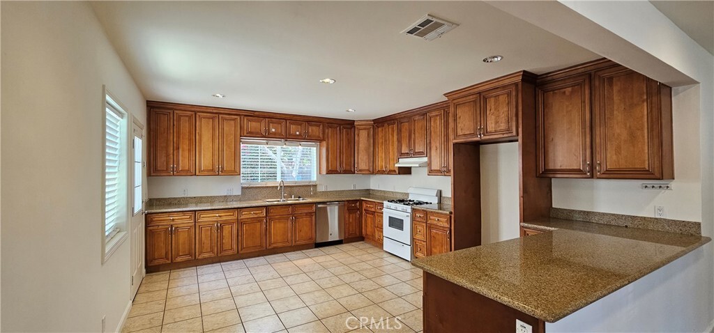 Property Photo:  7025 Rhea Avenue  CA 91335 