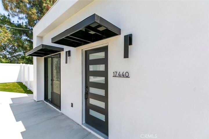 Property Photo: 17440 Index Street CA 91344