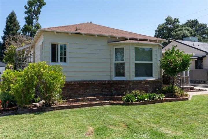 Property Photo:  641 E 19th Street  CA 95340 