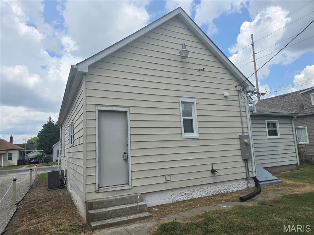 Property Photo:  419 State Street  IL 62239 