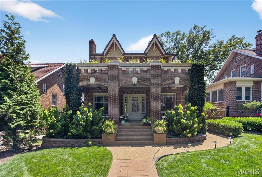 7704 Country Club Court  Clayton MO 63105 photo