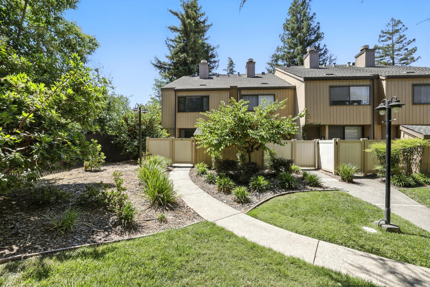 Property Photo:  536 Woodside Oaks 4  CA 95825 