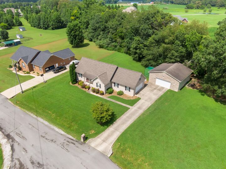 Property Photo:  197 Coventry Ct  TN 37342 