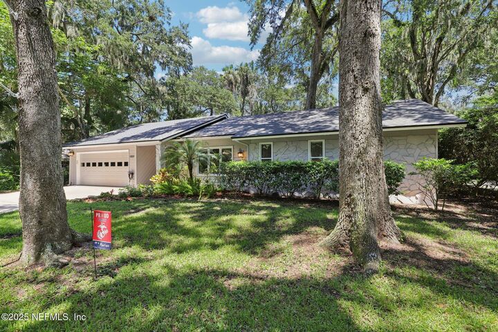 Property Photo: 1909 Selva Marina Drive FL 32233