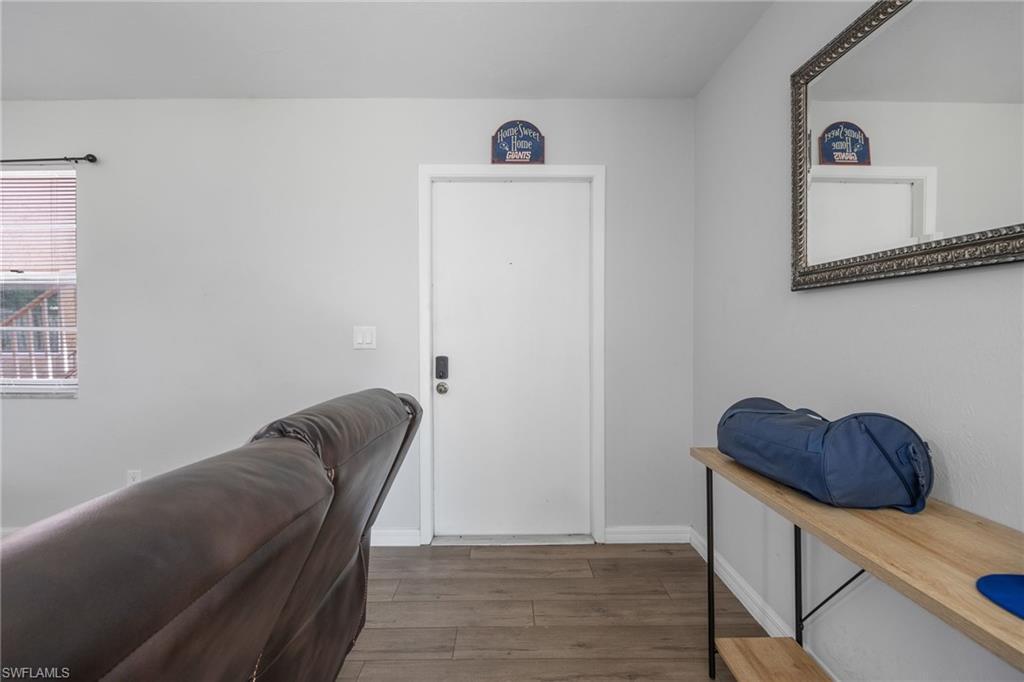 Property Photo: 1400 Pompei Ln 23 FL 34103