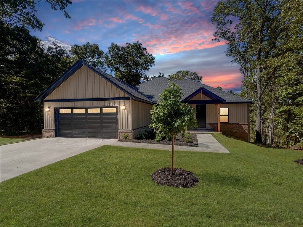 Property Photo: 29 Halford Lane AR 72715