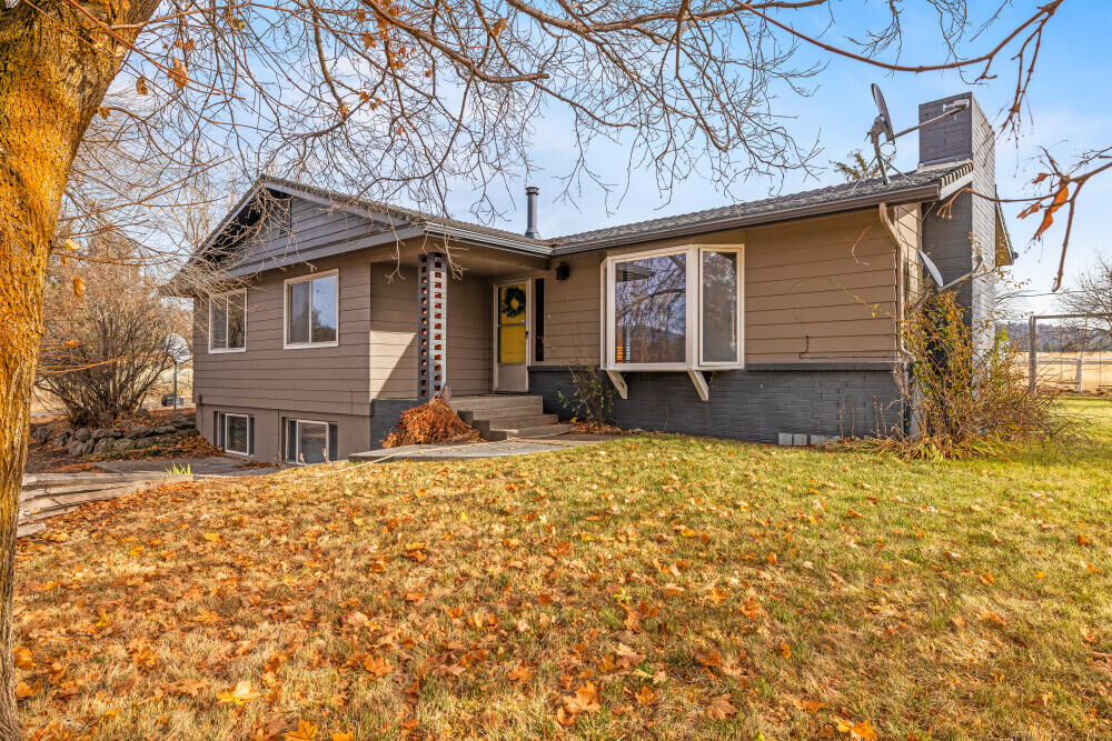 Property Photo:  23131 N Poe Valley Road  OR 97603 