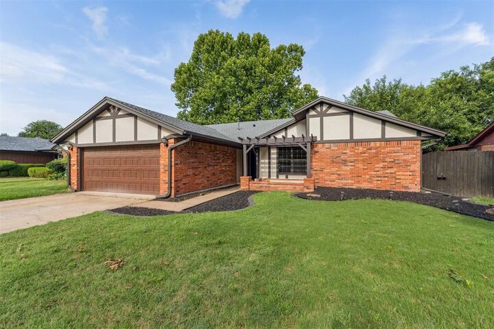 Property Photo:  5052 Burntwood Drive  OK 73135 
