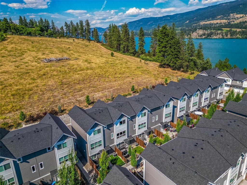 Property Photo: 12075 Oceola Road 10 BC V4V 0A7