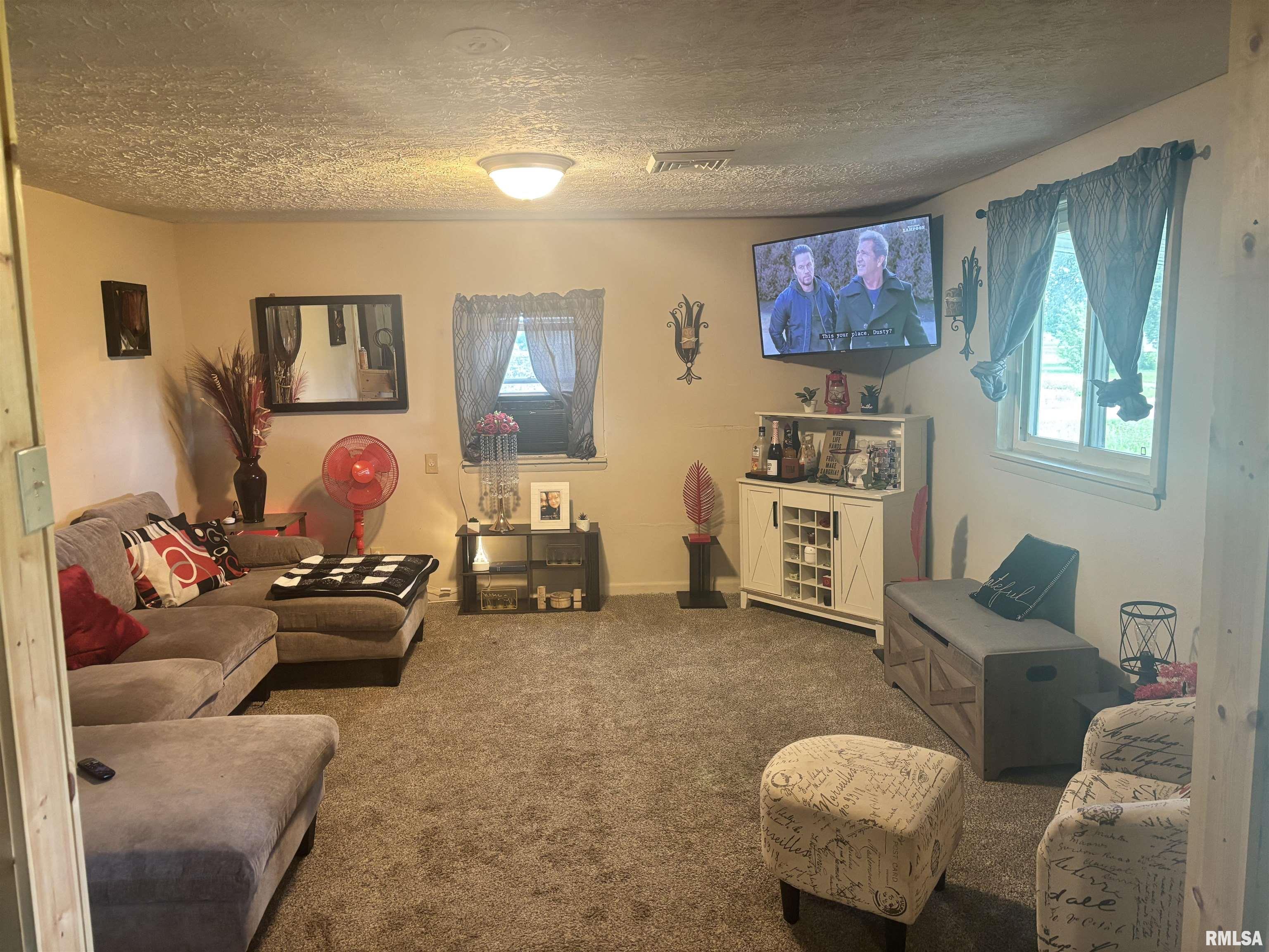 Property Photo:  300 S Park Street  IL 61470 