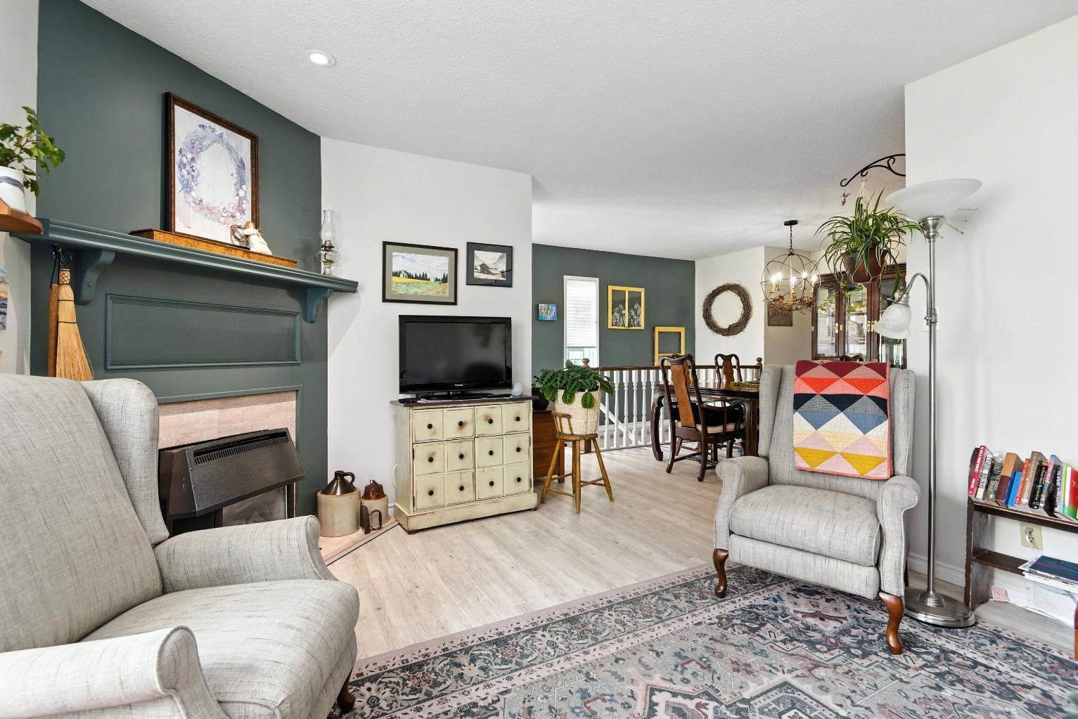 Property Photo:  9 Rutherford Place  AB T4P 3L1 