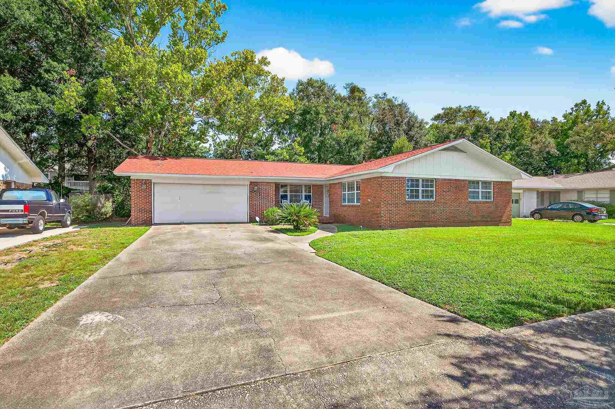 Property Photo: 4220 La Borde Ln FL 32514