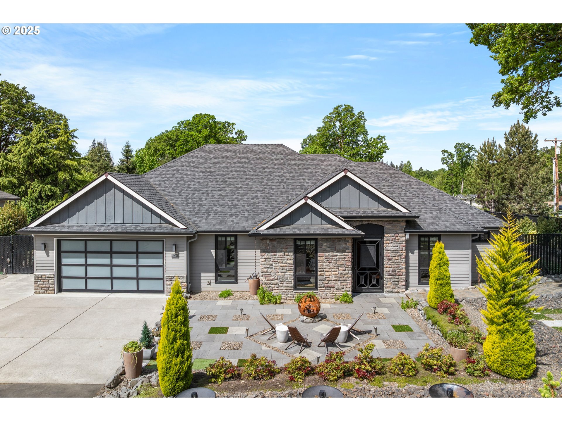 Property Photo: 22961 SE Filbert Rd OR 97022