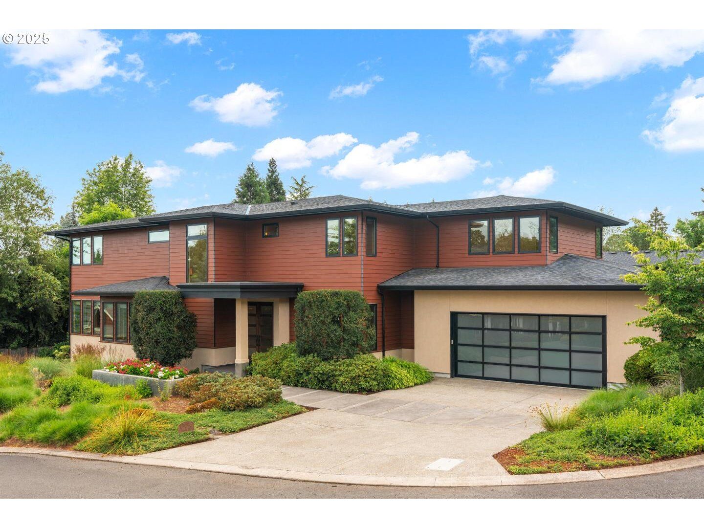 Property Photo: 17096 Chapin Way OR 97034