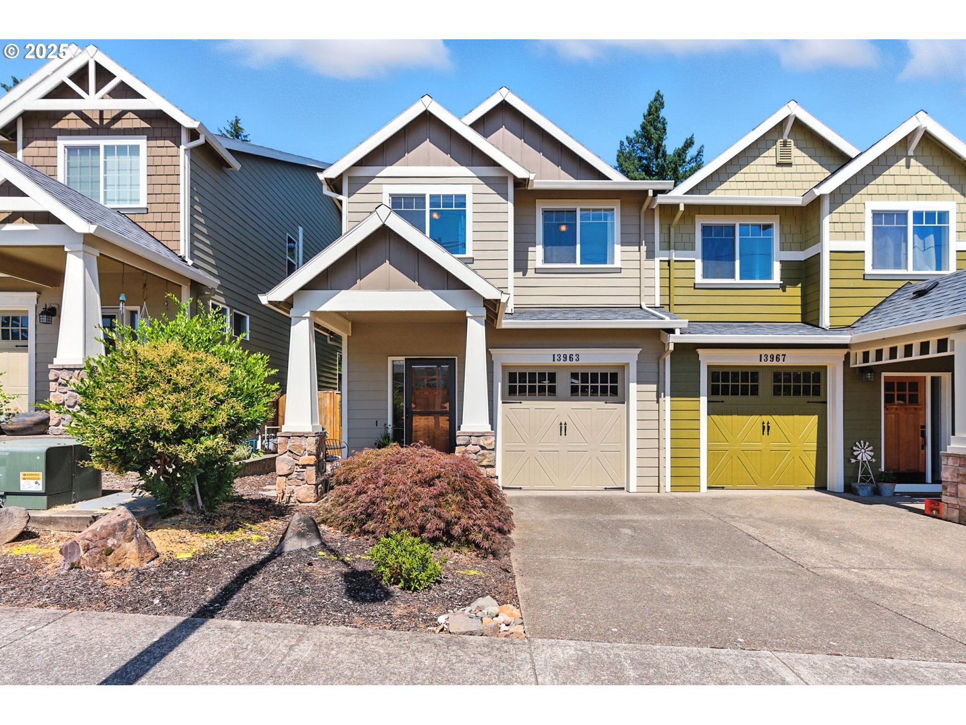 Property Photo:  13963 Traveler Rd  OR 97045 