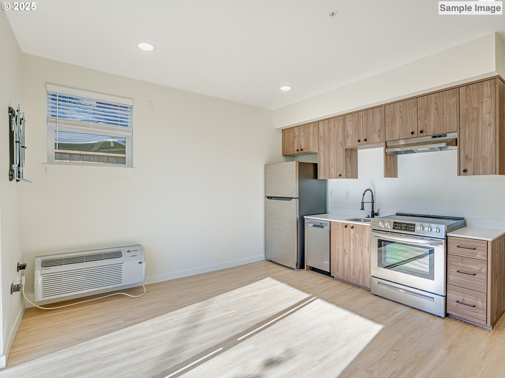Property Photo: 6115 NE Multnomah St 3 OR 97213