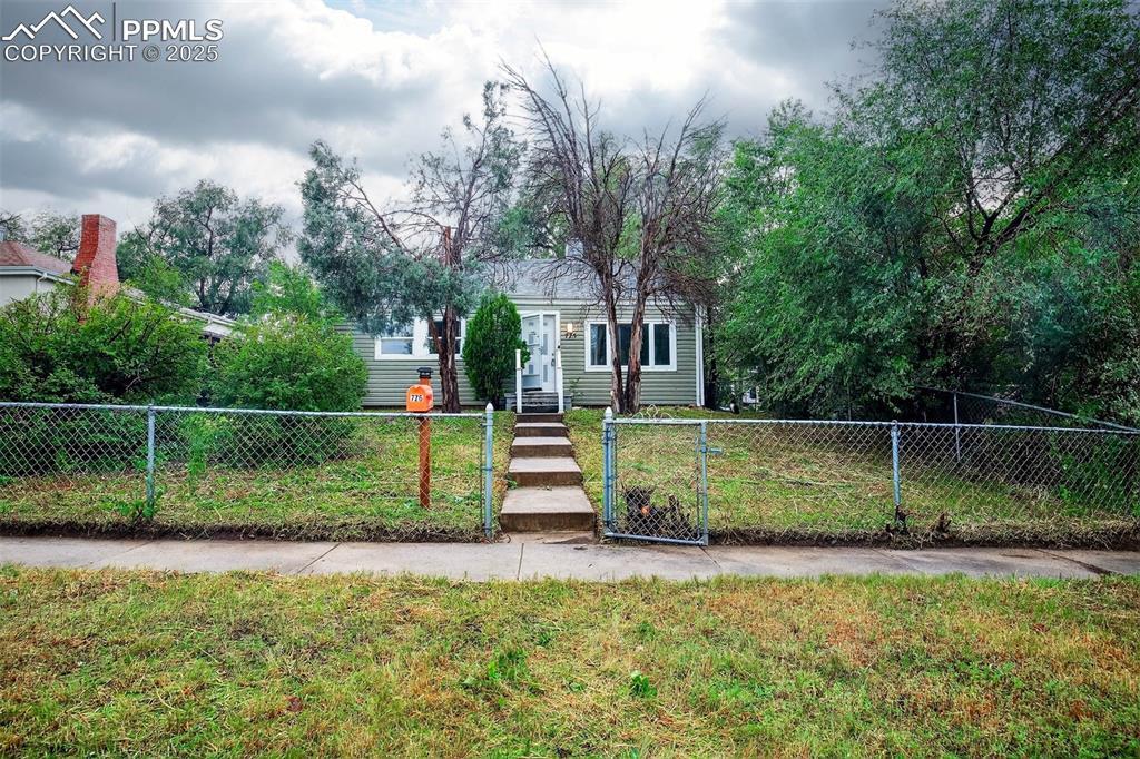 Property Photo: 725 E Las Animas Street CO 80903