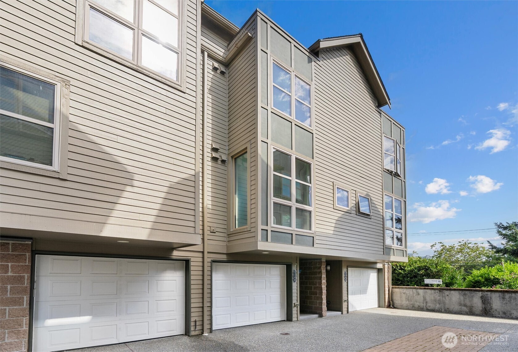 Property Photo:  718  Nob Hill Avenue N B  WA 98109 