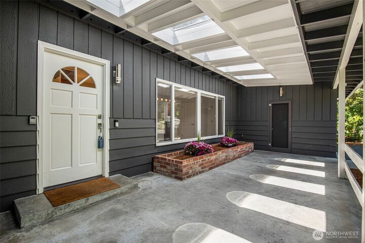 Property Photo:  119 N 193rd Street  WA 98133 