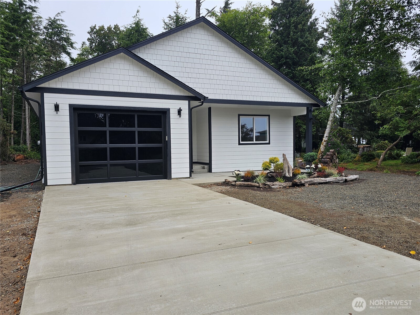 Property Photo: 502 Chinook Avenue SE WA 98569