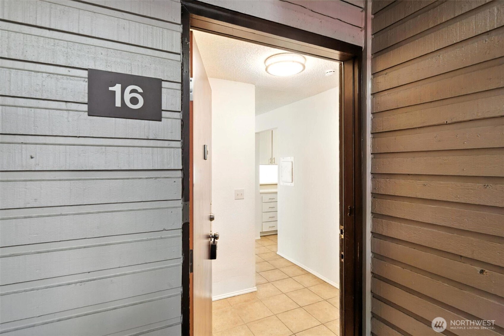 Property Photo: 4404 146th Place NE N16 WA 98007