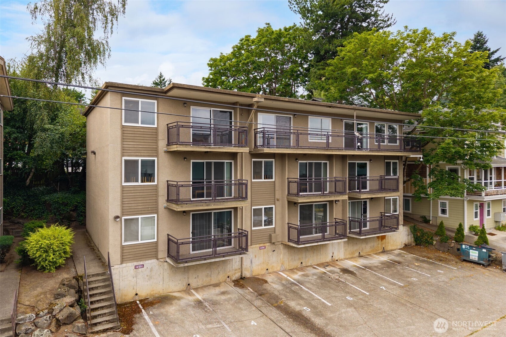 608 W Emerson Street  Seattle WA 98119 photo