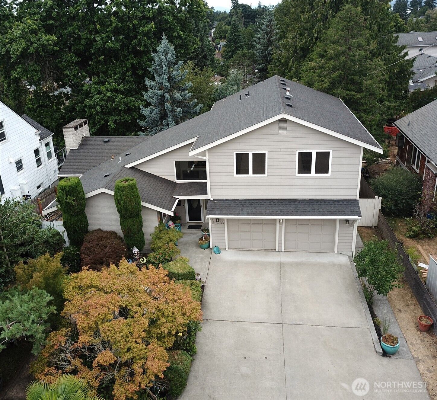 Property Photo: 3233 45th Avenue SW WA 98116