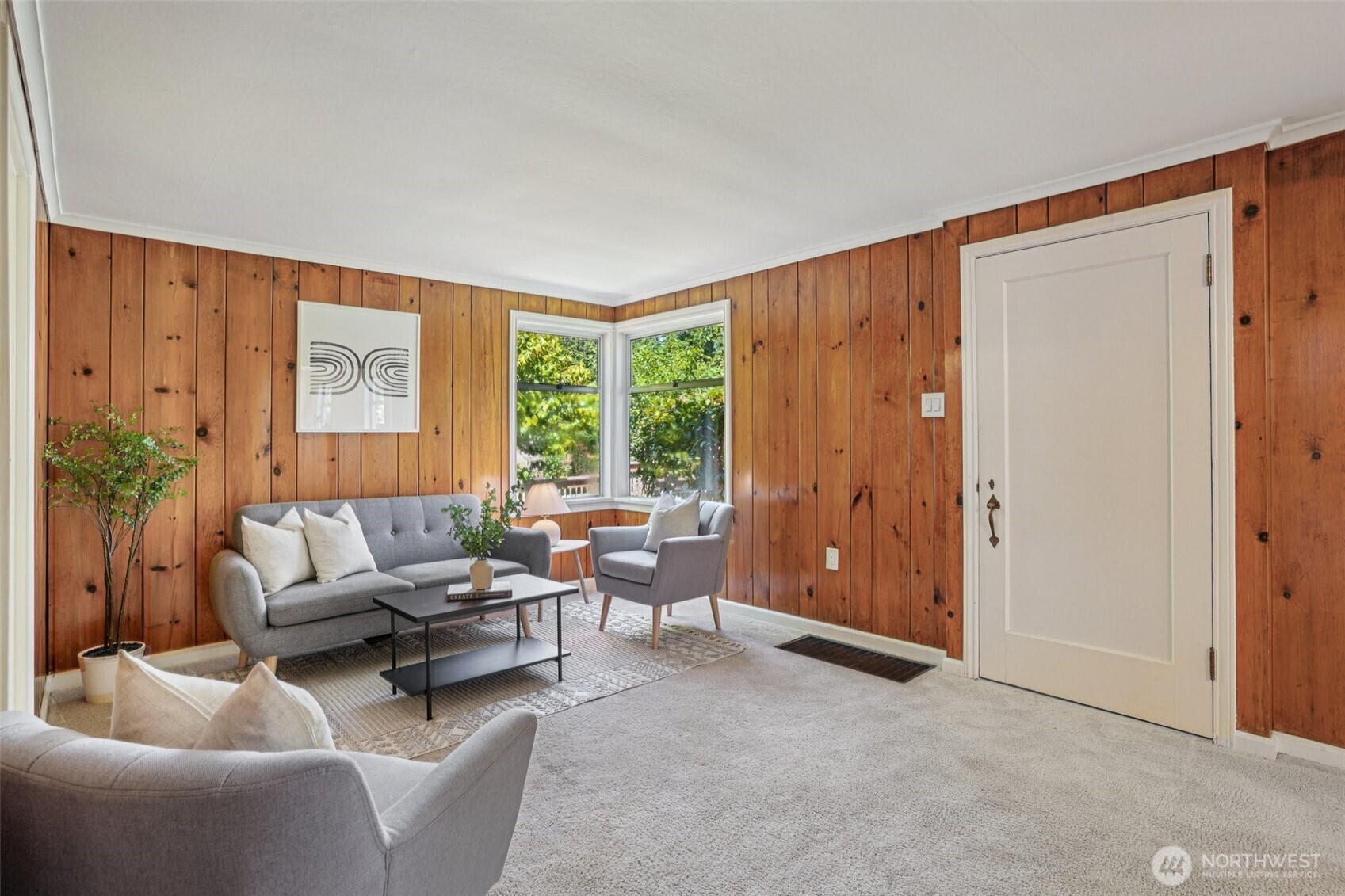 Property Photo: 11737 38th Avenue NE C WA 98125