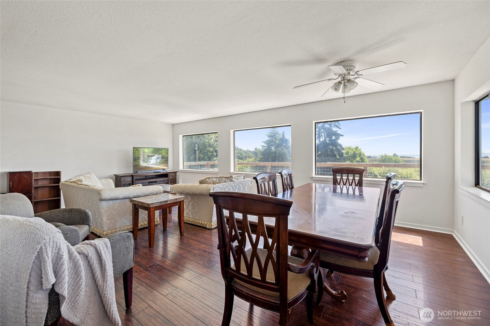Property Photo:  1021  Halsey Drive  WA 98239 