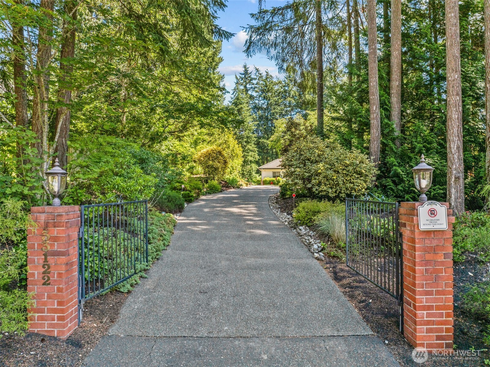 Property Photo: 33122 181st Avenue SE WA 98092