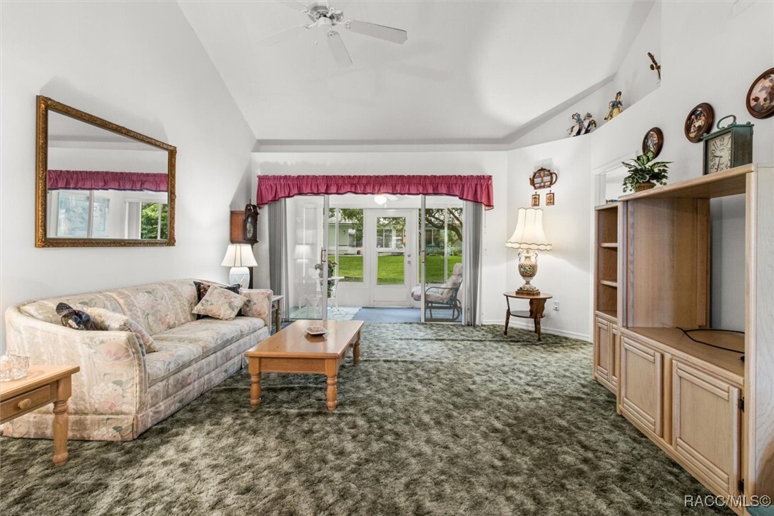 Property Photo: 824 Lanark Drive FL 34453