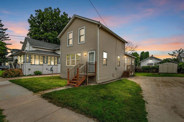 216 W 8th Avenue  Oshkosh WI 54902 photo