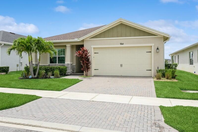 Property Photo: 764 SE Bloomfield Road FL 34984