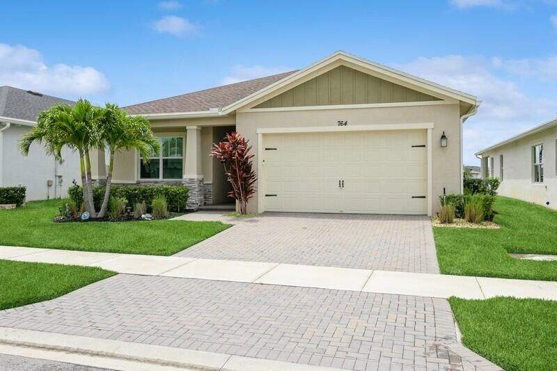 Property Photo:  764 SE Bloomfield Road  FL 34984 