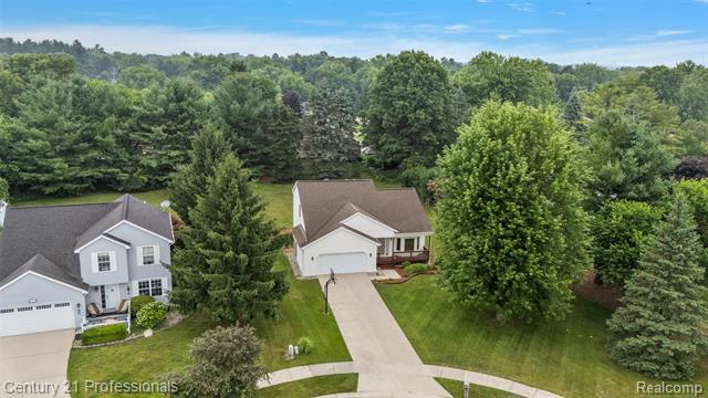 Property Photo:  1321 Clear Lake Court  MI 48371 