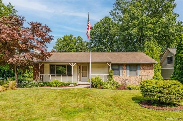 15800 Park Lane  Northville Twp MI 48170 photo