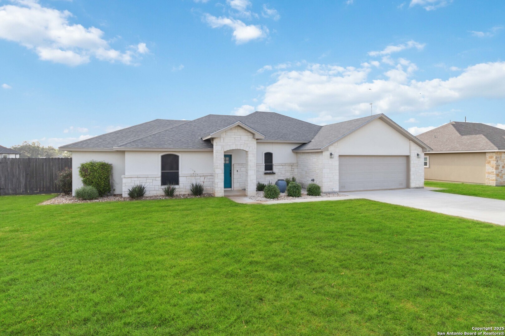 Property Photo:  527 Monte Vista  TX 78064 