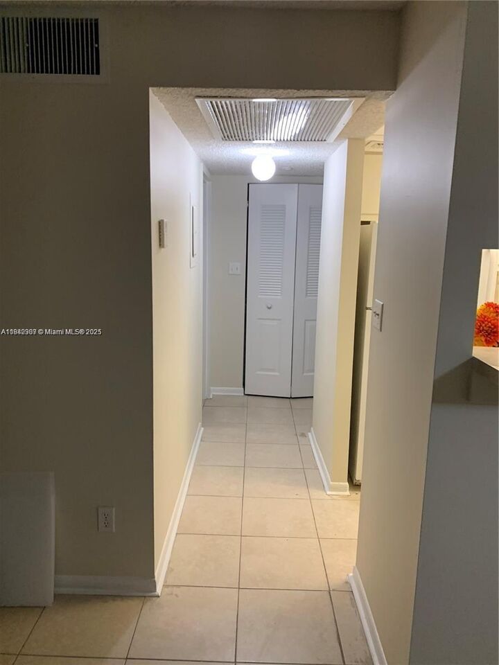 Property Photo: 5831 Washington St 45 FL 33023