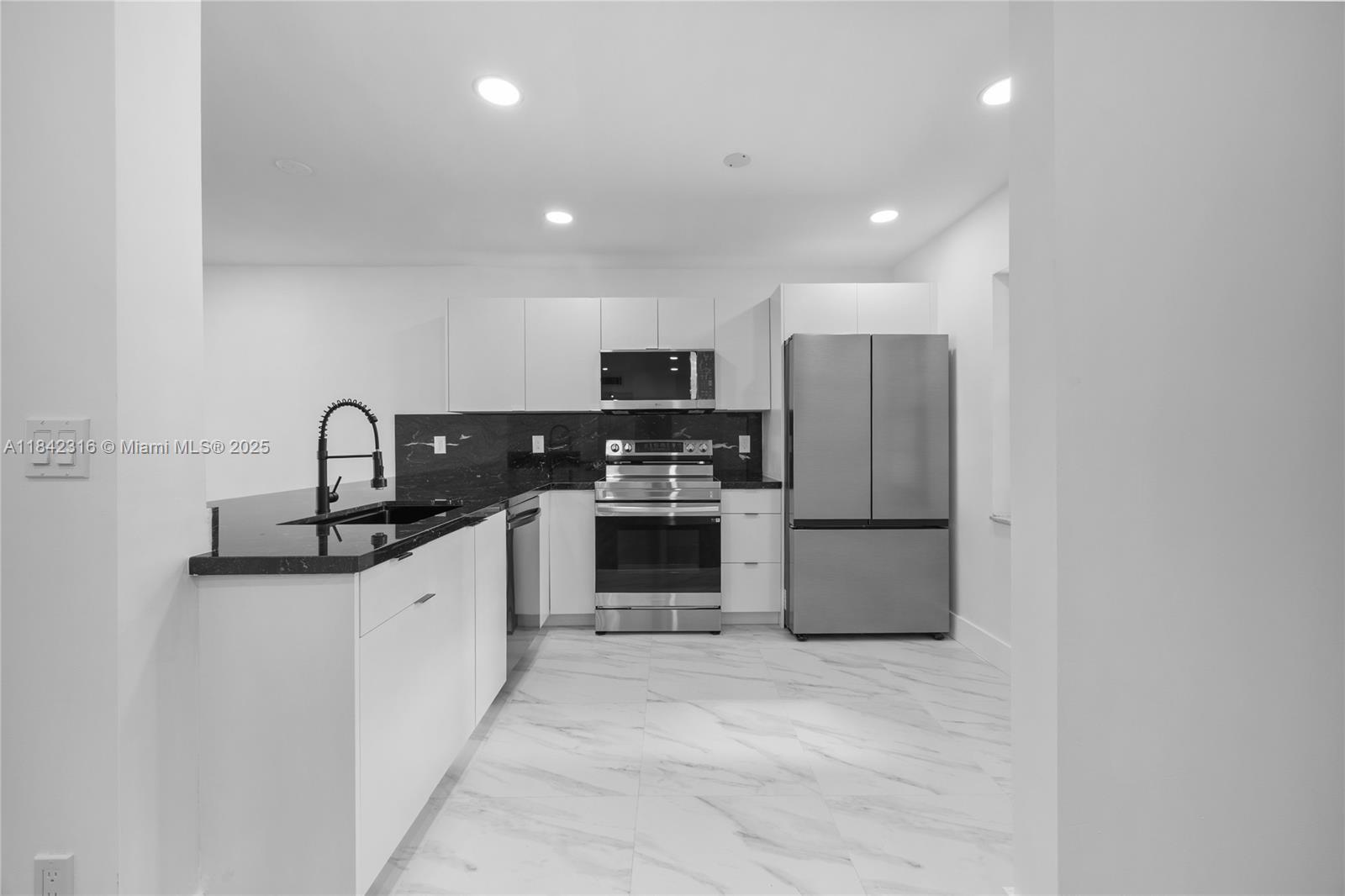 5790 Stirling Rd 112  Hollywood FL 33021 photo