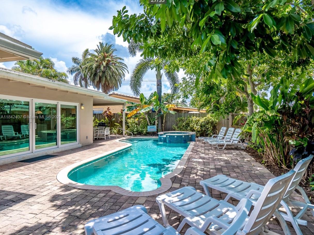 906 N 13th Ave  Hollywood FL 33019 photo
