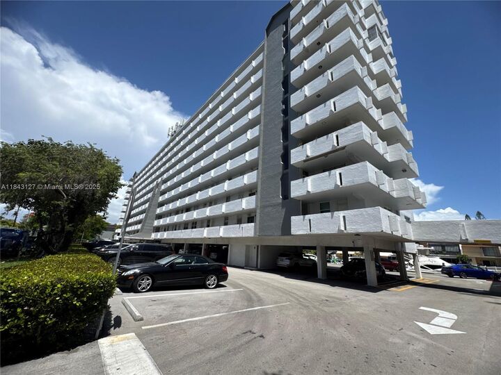 Property Photo:  3545 NE 166th St 703  FL 33160 