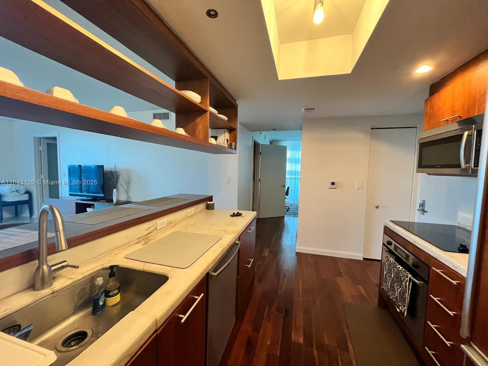 Property Photo: 50 Biscayne Blvd 712 FL 33132