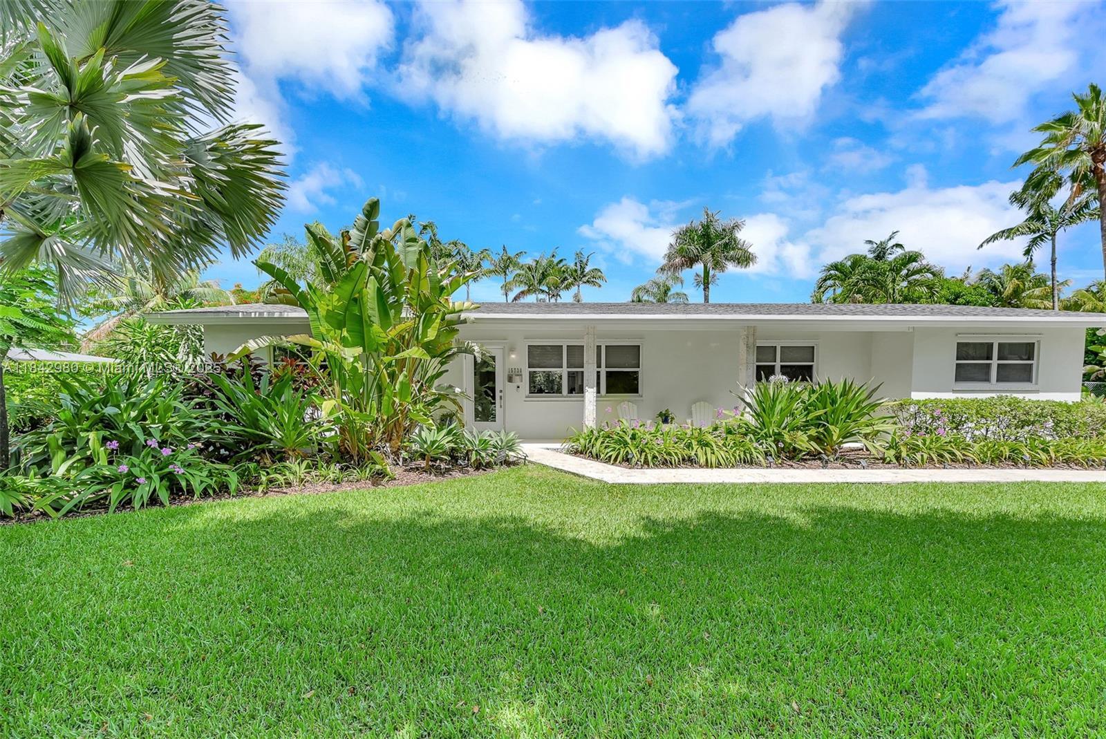 15730 SW 87th Ct  Palmetto Bay FL 33157 photo