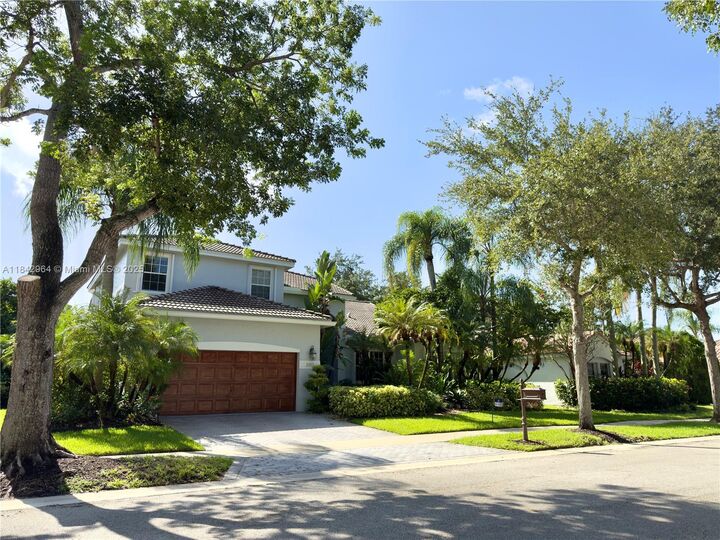 Property Photo: 260 Montclaire Dr FL 33326