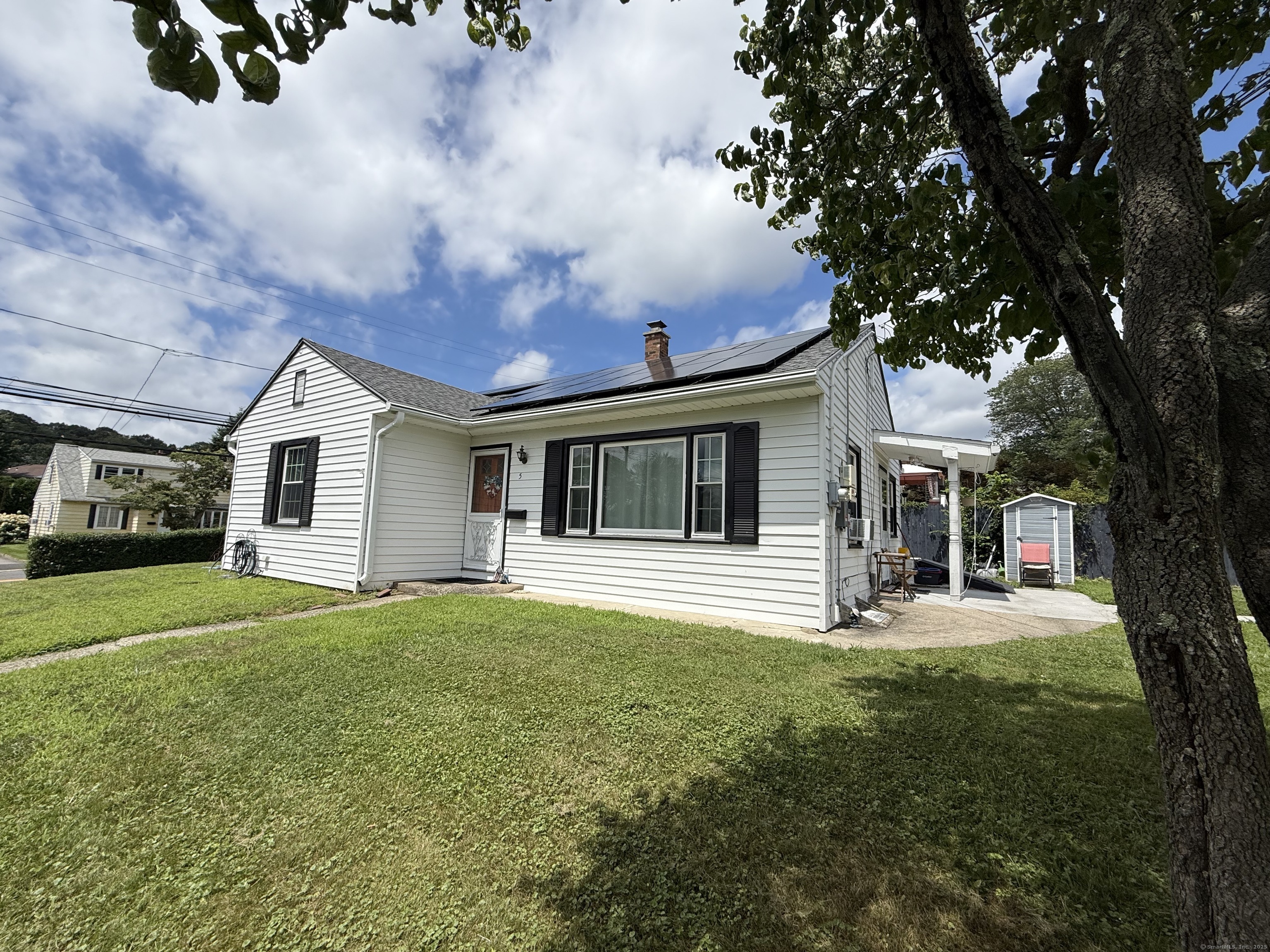 Property Photo:  5 White Rose Avenue  CT 06708 