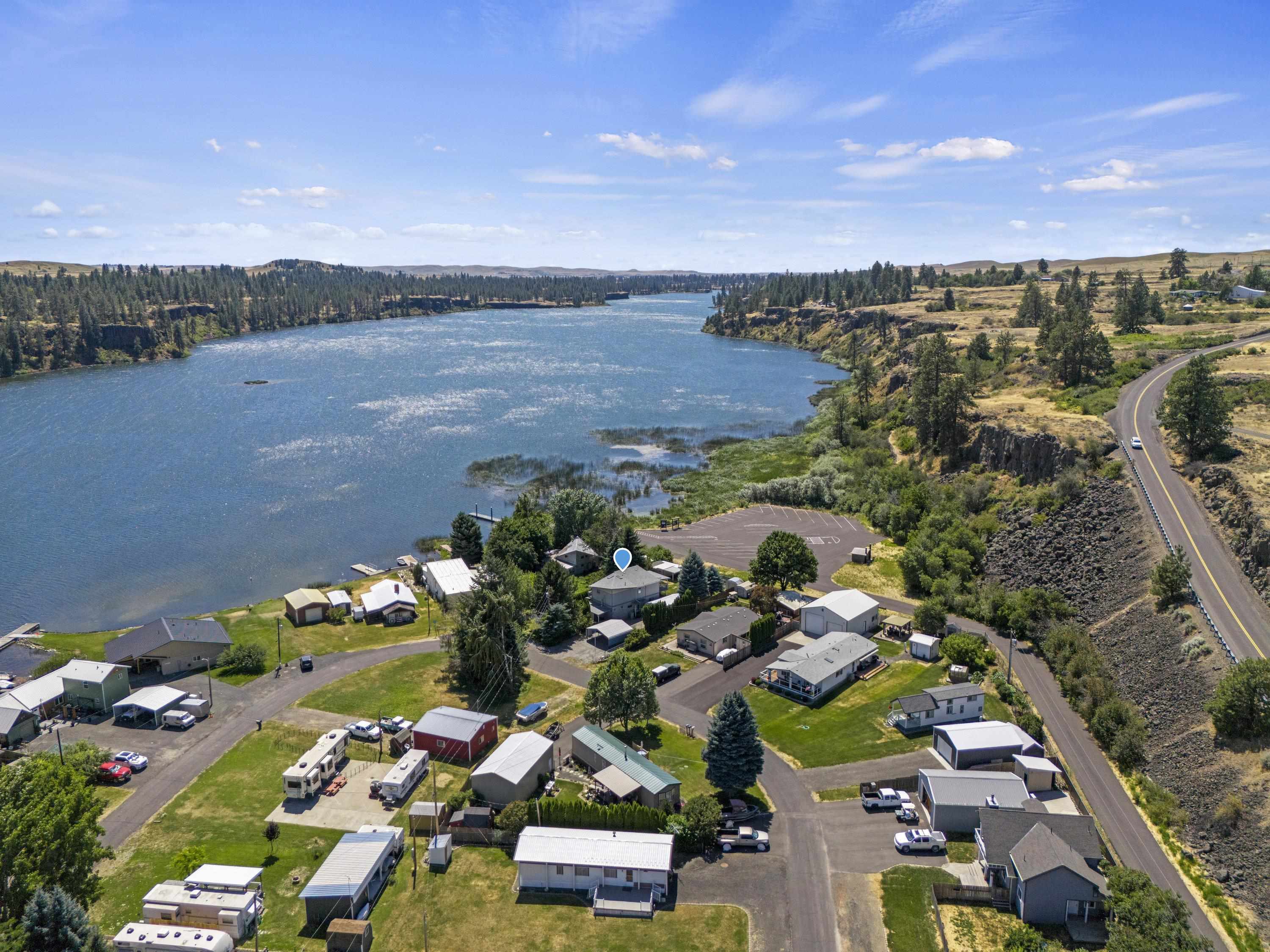 Property Photo: 19124 W Bunker Rd WA 99004